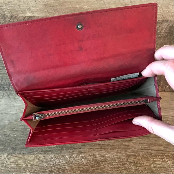 Bottega Veneta Intrecciato Lambskin Red Bifold Long Wallet Authentic - Picture 4 of 11